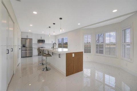 Villa ou maison à vendre à Boca Raton, Floride: 4 chambres, 179.02 m2 № 1942330 - photo 2