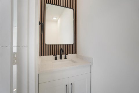 Villa ou maison à vendre à Boca Raton, Floride: 4 chambres, 179.02 m2 № 1942330 - photo 11