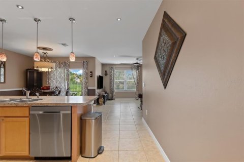 Villa ou maison à vendre à Punta Gorda, Floride: 4 chambres, 171.5 m2 № 2157001 - photo 4
