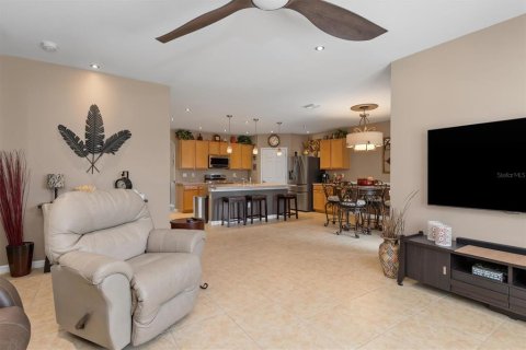 Villa ou maison à vendre à Punta Gorda, Floride: 4 chambres, 171.5 m2 № 2157001 - photo 8