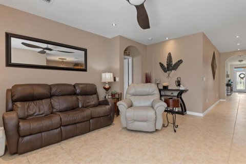Villa ou maison à vendre à Punta Gorda, Floride: 4 chambres, 171.5 m2 № 2157001 - photo 7