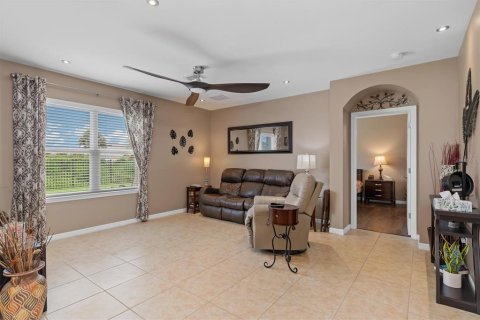 Villa ou maison à vendre à Punta Gorda, Floride: 4 chambres, 171.5 m2 № 2157001 - photo 5
