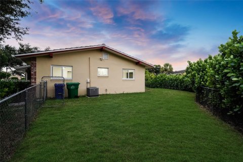 Commercial property in Coral Springs, Florida 213.3 sq.m. № 1926694 - photo 28