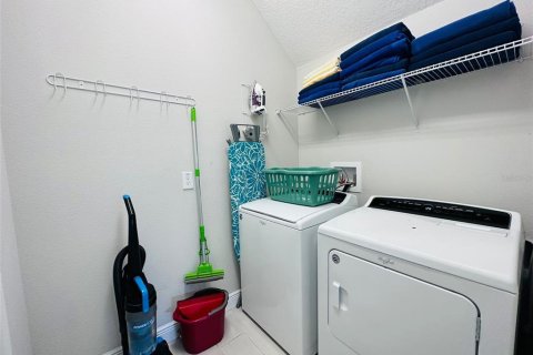 Casa en venta en Kissimmee, Florida, 5 dormitorios, 239.13 m2 № 1547909 - foto 15