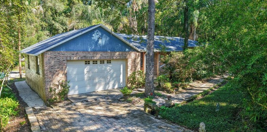 Villa ou maison à Brooksville, Floride 3 chambres, 204.38 m2 № 2424384