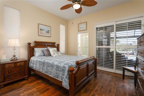House in Cape Coral, Florida 3 bedrooms, 214.79 sq.m. № 1679530 - photo 25