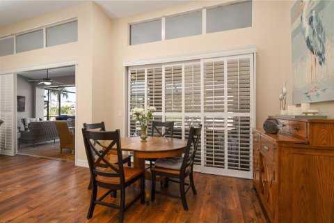 House in Cape Coral, Florida 3 bedrooms, 214.79 sq.m. № 1679530 - photo 19