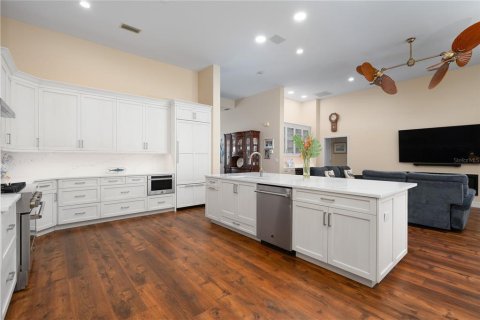 House in Cape Coral, Florida 3 bedrooms, 214.79 sq.m. № 1679530 - photo 8