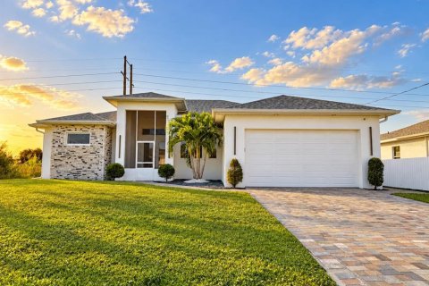 Villa ou maison à Lehigh Acres, Floride 3 chambres, 158.21 m2 № 2434600