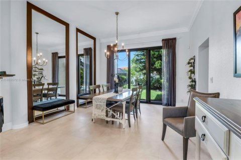 Casa en venta en Pembroke Pines, Florida, 5 dormitorios, 364.83 m2 № 1922938 - foto 8