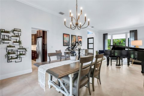 Casa en venta en Pembroke Pines, Florida, 5 dormitorios, 364.83 m2 № 1922938 - foto 10