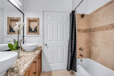Casa en venta en Pembroke Pines, Florida, 5 dormitorios, 364.83 m2 № 1922938 - foto 29
