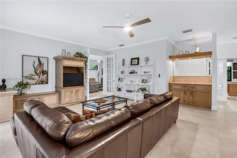 Casa en venta en Pembroke Pines, Florida, 5 dormitorios, 364.83 m2 № 1922938 - foto 17
