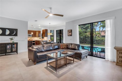Casa en venta en Pembroke Pines, Florida, 5 dormitorios, 364.83 m2 № 1922938 - foto 19