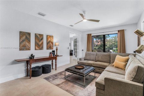 Casa en venta en Pembroke Pines, Florida, 5 dormitorios, 364.83 m2 № 1922938 - foto 23