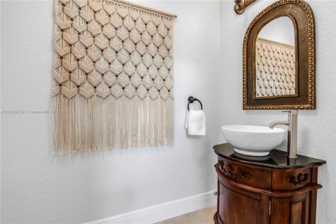Casa en venta en Pembroke Pines, Florida, 5 dormitorios, 364.83 m2 № 1922938 - foto 25