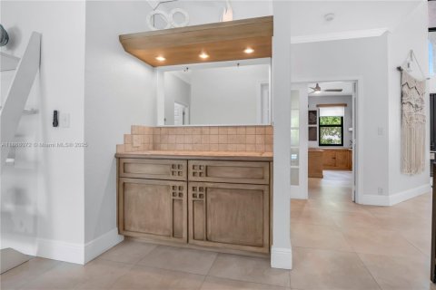 Casa en venta en Pembroke Pines, Florida, 5 dormitorios, 364.83 m2 № 1922938 - foto 24