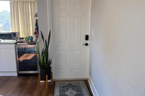 Townhouse in Tamarac, Florida 3 bedrooms, 114.27 sq.m. № 1972336