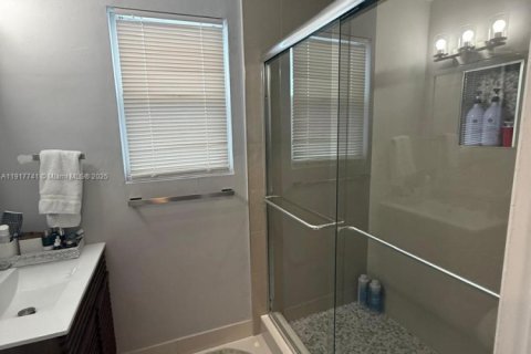 Townhouse in Tamarac, Florida 3 bedrooms, 114.27 sq.m. № 1972336 - photo 23