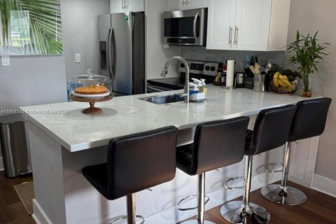 Townhouse in Tamarac, Florida 3 bedrooms, 114.27 sq.m. № 1972336 - photo 5