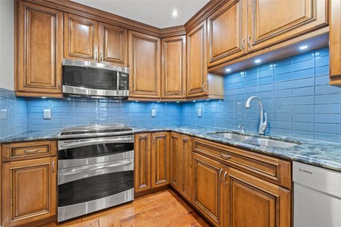 Adosado en alquiler en Saint Petersburg, Florida, 2 dormitorios, 132.01 m2 № 1688170 - foto 13