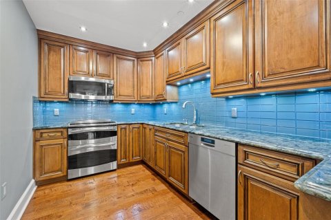Adosado en alquiler en Saint Petersburg, Florida, 2 dormitorios, 132.01 m2 № 1688170 - foto 11