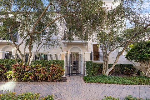 Adosado en alquiler en Saint Petersburg, Florida, 2 dormitorios, 132.01 m2 № 1688170 - foto 2