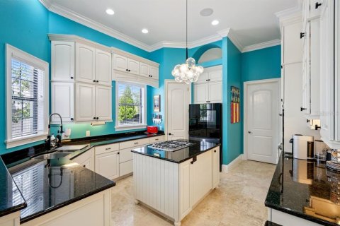 House in Winter Park, Florida 5 bedrooms, 281.31 sq.m. № 2112233 - photo 20