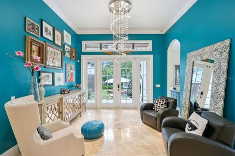 House in Winter Park, Florida 5 bedrooms, 281.31 sq.m. № 2112233 - photo 12
