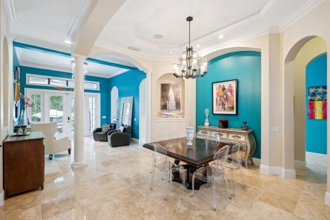 House in Winter Park, Florida 5 bedrooms, 281.31 sq.m. № 2112233 - photo 9