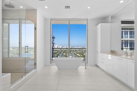 Condo in Fort Lauderdale, Florida, 3 bedrooms № 2078188 - photo 30