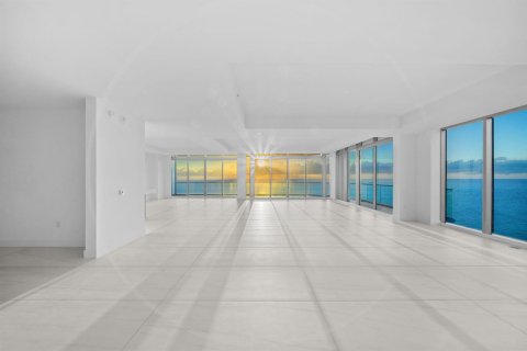 Condo in Fort Lauderdale, Florida, 3 bedrooms № 2078188 - photo 4