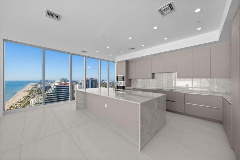 Condo in Fort Lauderdale, Florida, 3 bedrooms № 2078188 - photo 10