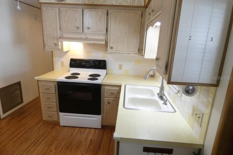 Condo in Holiday, Florida, 2 bedrooms  № 2102418 - photo 9