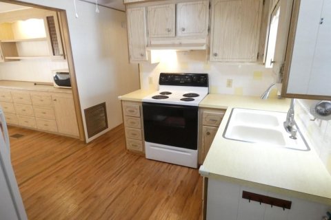 Condo in Holiday, Florida, 2 bedrooms  № 2102418 - photo 19
