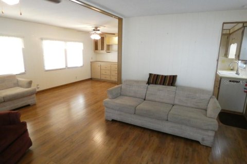 Condo in Holiday, Florida, 2 bedrooms  № 2102418 - photo 18