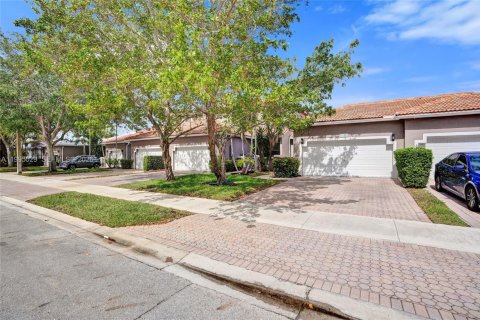 Adosado en venta en Sunrise, Florida, 2 dormitorios, 122.63 m2 № 2062748 - foto 3