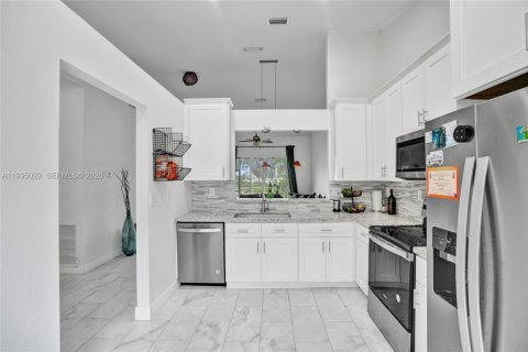 Adosado en venta en Sunrise, Florida, 2 dormitorios, 122.63 m2 № 2062748 - foto 14