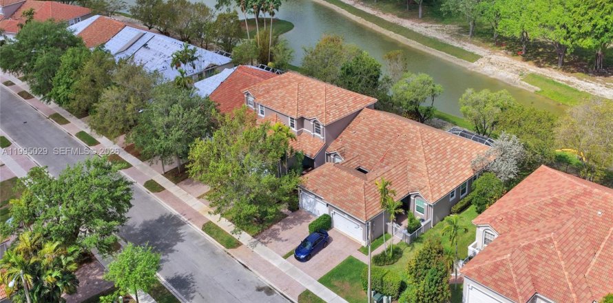 Adosado en Sunrise, Florida 2 dormitorios, 122.63 m2 № 2062748