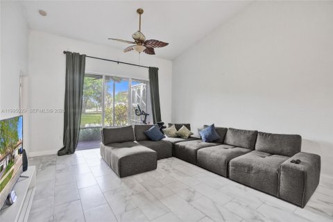 Adosado en venta en Sunrise, Florida, 2 dormitorios, 122.63 m2 № 2062748 - foto 20