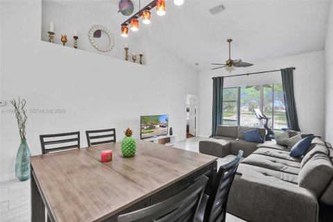 Adosado en venta en Sunrise, Florida, 2 dormitorios, 122.63 m2 № 2062748 - foto 18