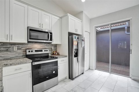 Adosado en venta en Sunrise, Florida, 2 dormitorios, 122.63 m2 № 2062748 - foto 15