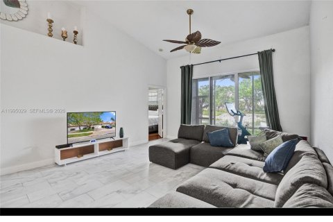 Adosado en venta en Sunrise, Florida, 2 dormitorios, 122.63 m2 № 2062748 - foto 19