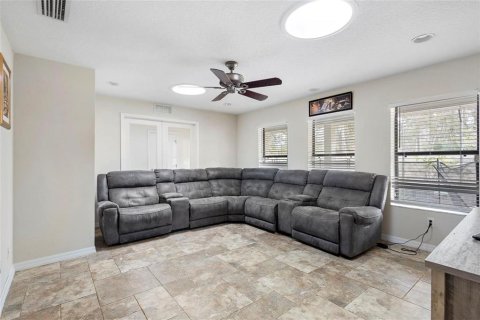 House in Ormond Beach, Florida 5 bedrooms, 273.69 sq.m. № 2418694 - photo 12
