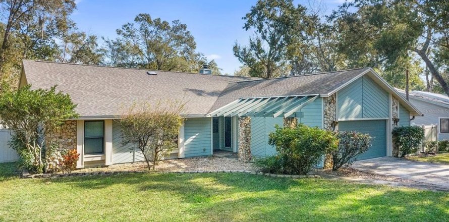 House in Ormond Beach, Florida 5 bedrooms, 273.69 sq.m. № 2418694