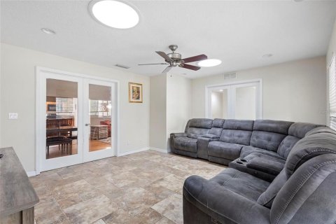 House in Ormond Beach, Florida 5 bedrooms, 273.69 sq.m. № 2418694 - photo 13