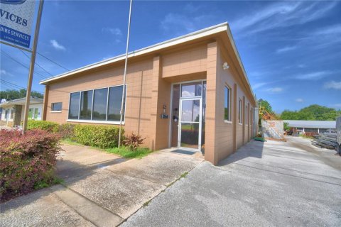 Купить коммерческую недвижимость в Фростпруф, Флорида 434.78м2, № 2306712 - фото 3