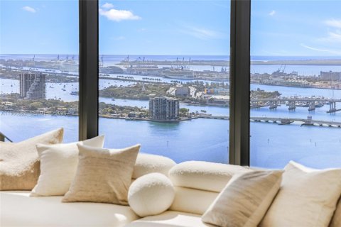 Condominio en venta en Miami, Florida, 4 dormitorios, 239.87 m2 № 2033455 - foto 14