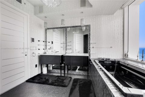 Condominio en venta en Sunny Isles Beach, Florida, 3 dormitorios, 199.09 m2 № 1949674 - foto 7