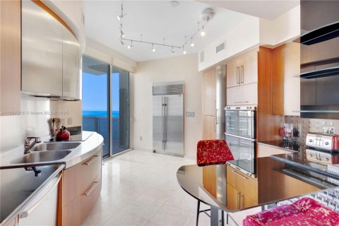 Condominio en venta en Sunny Isles Beach, Florida, 3 dormitorios, 199.09 m2 № 1949674 - foto 25
